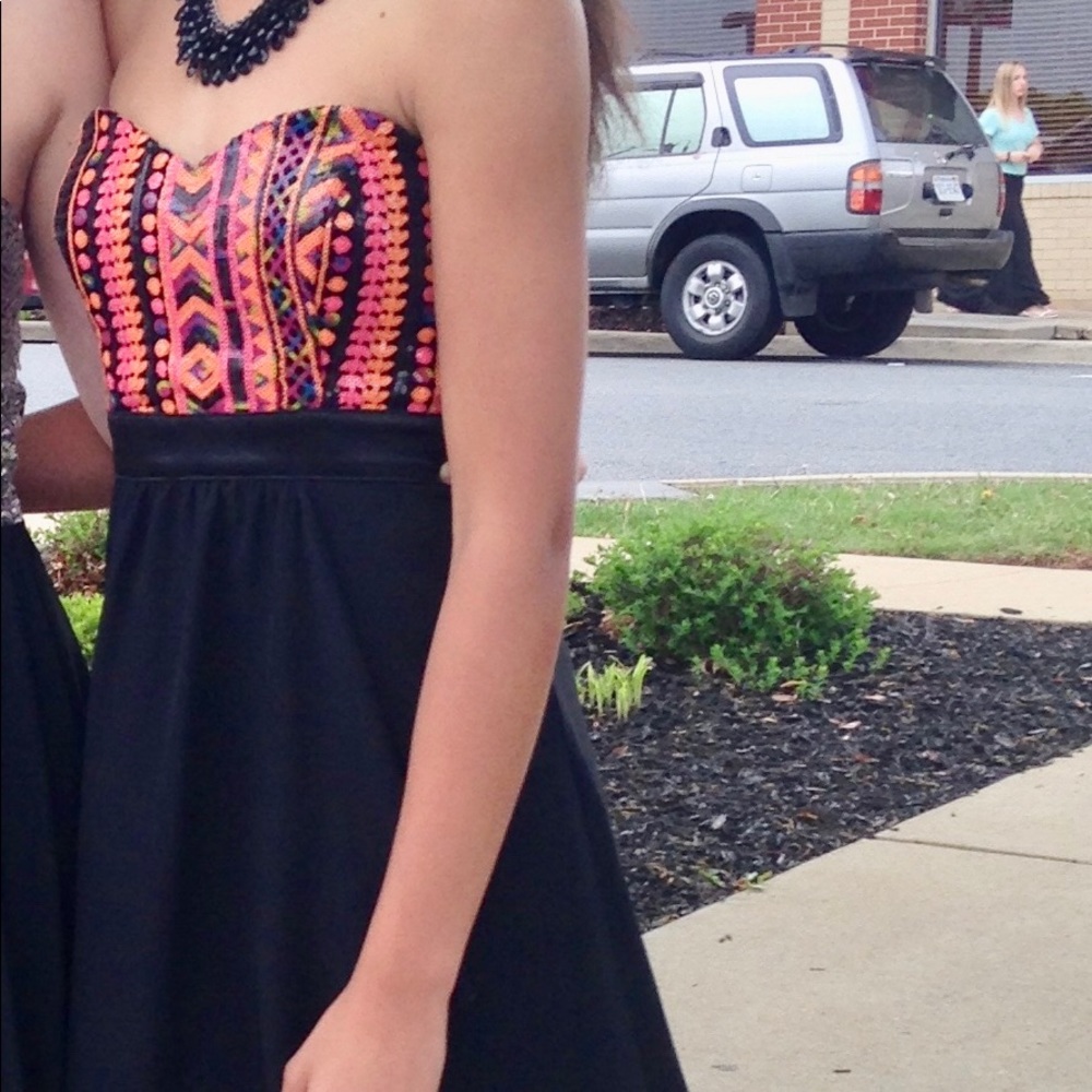Strapless formal dress